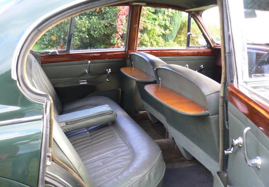 Comment On Dit Jaguar En Anglais Location Jaguar MK 2 1960 vert Anglais 1960 vert Anglais Masseilles