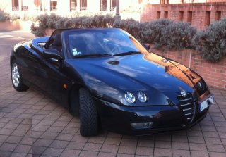 Alfa Romeo Spider 2004 noir
