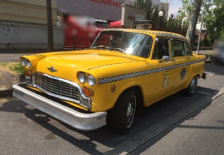 Checker Taxi New Yorkais 1974 Jaune