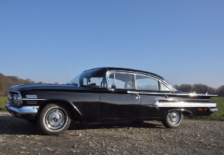 Chevrolet impala 1960 noir et blanc