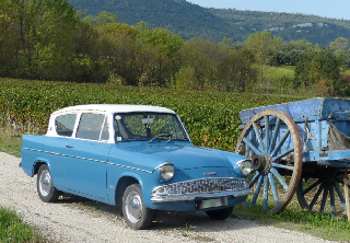 Ford Anglia 1964 Bleue-Blanche