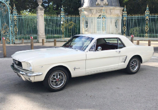 Ford Mustang 1966 blanc