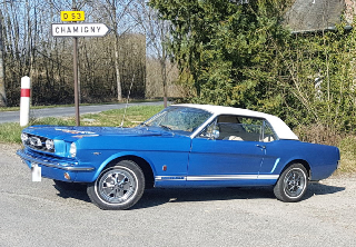 Ford Mustang 1966 bleue