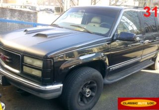 GMC suburban 1999 NOIR