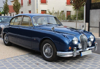 Jaguar MK2 1962 bleu crystal