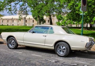 Mercury Cougar 1967 beige