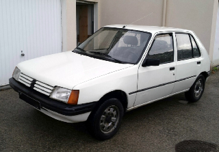 Peugeot 205 1986 blanche