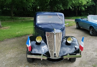 Renault celtaquatre 1936 bleue