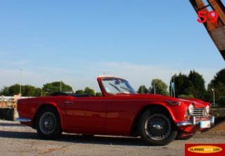 Triumph TR4A 1962 rouge