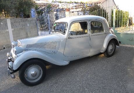 Citroen Traction 11 B grise avec Jantes Robergel | Frévent