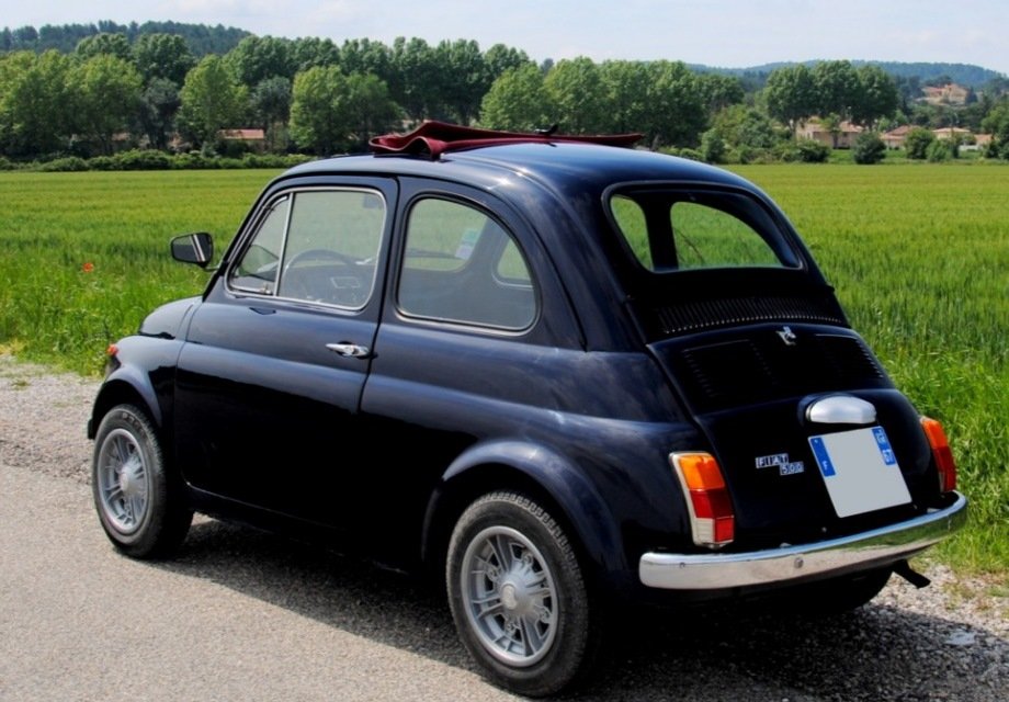 Location Fiat 500 R 1972 Bleu foncé 1972 Bleu foncé Meyrargues