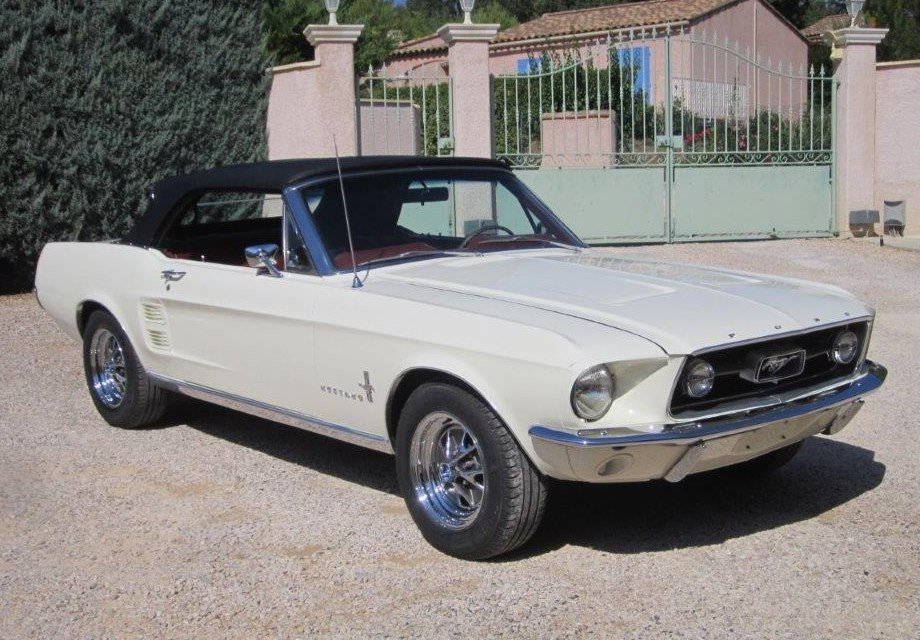 Location Ford mustang 1967 blanc