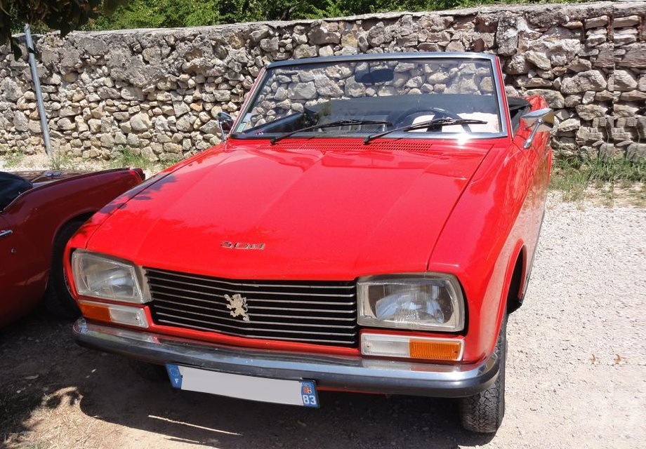 Location Peugeot 304 1973 Rouge 1973 Rouge Toulon