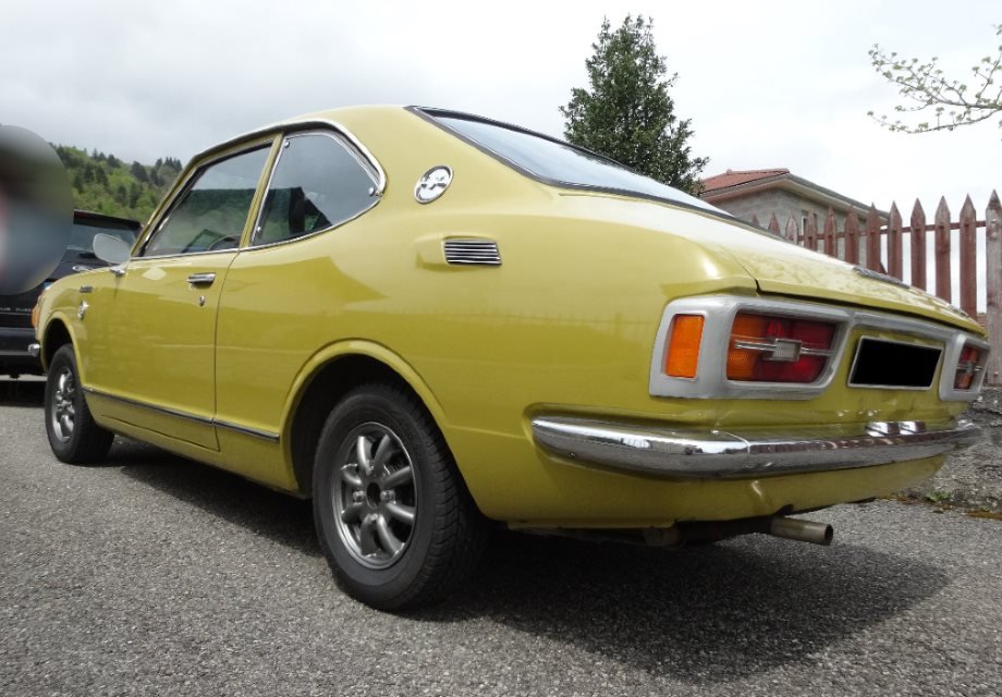 Location Toyota Corolla Coupe SL 1972 jaune 1972 jaune Lyon