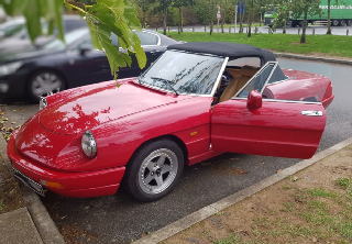 Alfa Romeo spider 1991 rouge