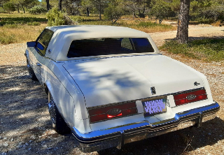 Buick Riviera 1985 Blanc crème
