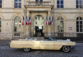 Cadillac Deville 1964 beige