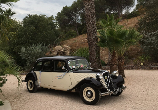 CITROËN 11 C 1957 crème et chocolat.