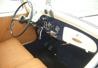 Citroën Traction 11 B 1953 bleu marine et crème