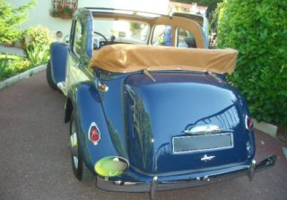 Citroën Traction 11 B 1953 bleu marine et crème
