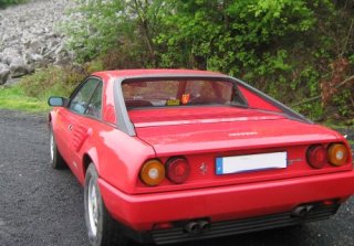 FERRARI MONDIAL 3.2 QV 1986 ROUGE