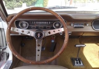 Location FORD MUSTANG 1964 Blanc