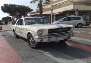 Location FORD MUSTANG 1964 Blanc