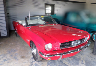 Ford mustang 1965 Rouge