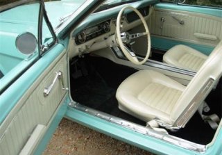 Location Ford Mustang 1965 Turquoise