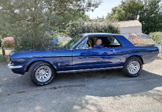 Location Ford Mustang 1966 Bleu