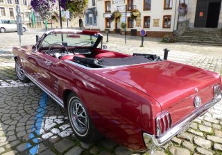 Location Ford Mustang 1966 Bordeaux