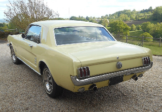Location Ford mustang 1966 jaune