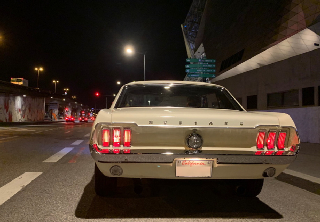 Location Ford Mustang V8 1967 Beige