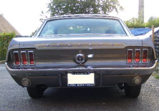 Location Ford Mustang 1967 Grise Toit noir