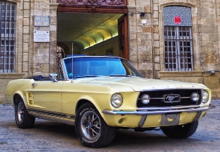 Ford Mustang 1967 Jaune paille