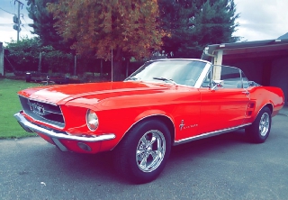 Location Ford mustang 1967 rouge