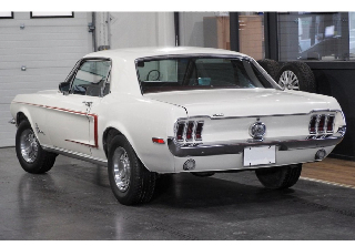Location Ford mustang 1968 blanc