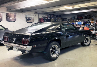 Location Ford Mustang Fastback 1969 Noire