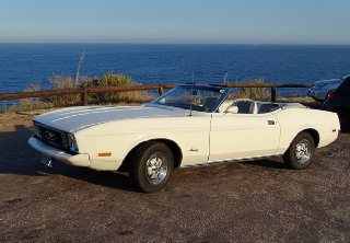 Location Ford Mustang 1973 ivoire
