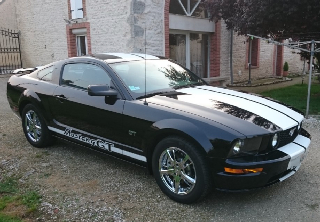 Location Ford MUSTANG 2005 NOIR