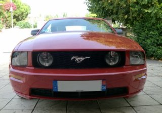 Location FORD MUSTANG 2005 ROUGE