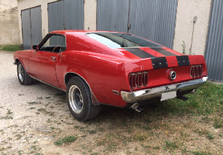 Location Ford Mustang fasback 1969 Rouge