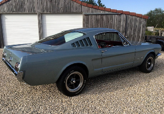 Location Ford mustang fastback 1964 grise