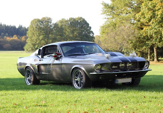 Location Ford Mustang fastback 1967 Gris bandes noir