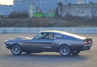 Location Ford Mustang fastback 1967 Gris bandes noir