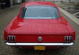 Location Ford Mustang 1966 rouge