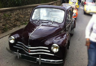 Renault 4cv découvrable 1954 Aubergine