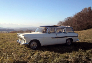 Location Simca Marly 1960 Beige toit noir 1960 Beige toit noir MIREPEIX
