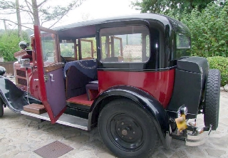 UNIC L 11 T 1931 bordeaux noire